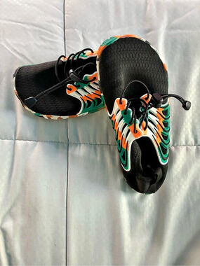 UBFEN Quick-Dry Barefoot Water Shoes - Black & Green
